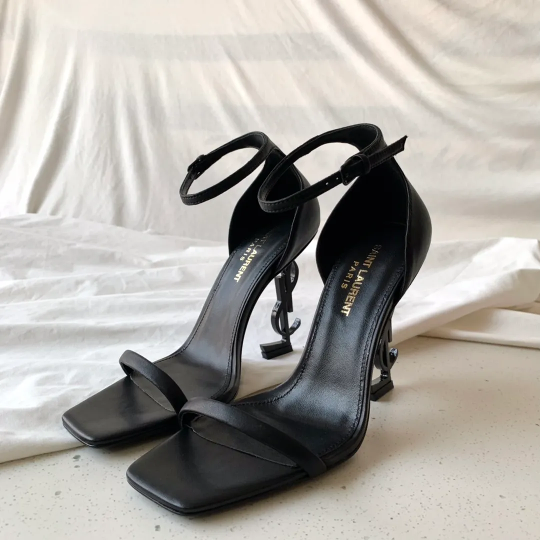 👟👟Ex-factory price 520👟👟 Women's shoes, women's clothing SAINT LAUREN*" YSL classic one-word heel and high-heeled sandals with logo letters. Only YSL understands women's hearts best and does not accept refutation. It is a super invincible feminine artifact and a must-have for women (✅Z products are fully customized, own molded toe hardware, perfect consistency) Upper: Customized imported cotton silk fabric/imported calf patent leather Inner lining: imported 🐑 sheepskin Sole: imported genuine leather outsole Heel height: 9cm Color: black lacquer with silver, black with gold Size: 35-39 (full set of packaging)